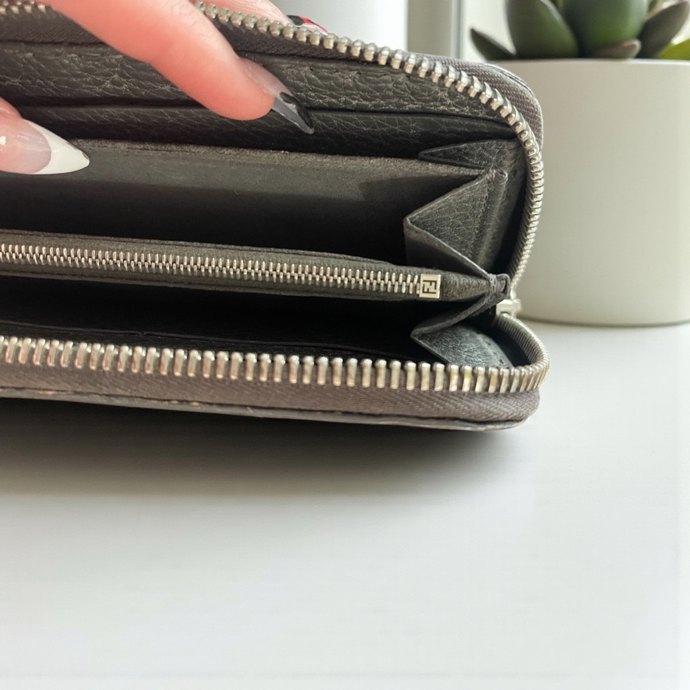Fendi Roma Grey Leather Wallet - Picture 8 of 10